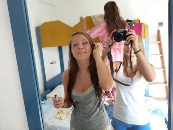 Girls Armpit or Ass Optical Illusion Don't be shocked once you discover it, it's not what you think!