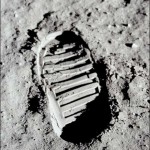 Buzz Aldrin Footprint Optical Illusion 2