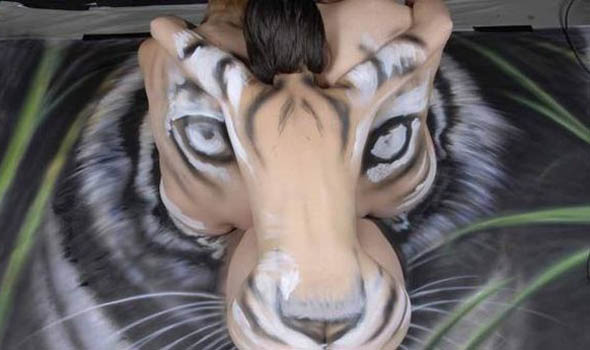 Bodypaint Tiger Optical Illusion by Craig Tracy 3