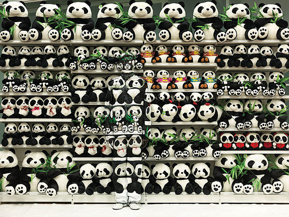 Liu Bolin, Once Again...