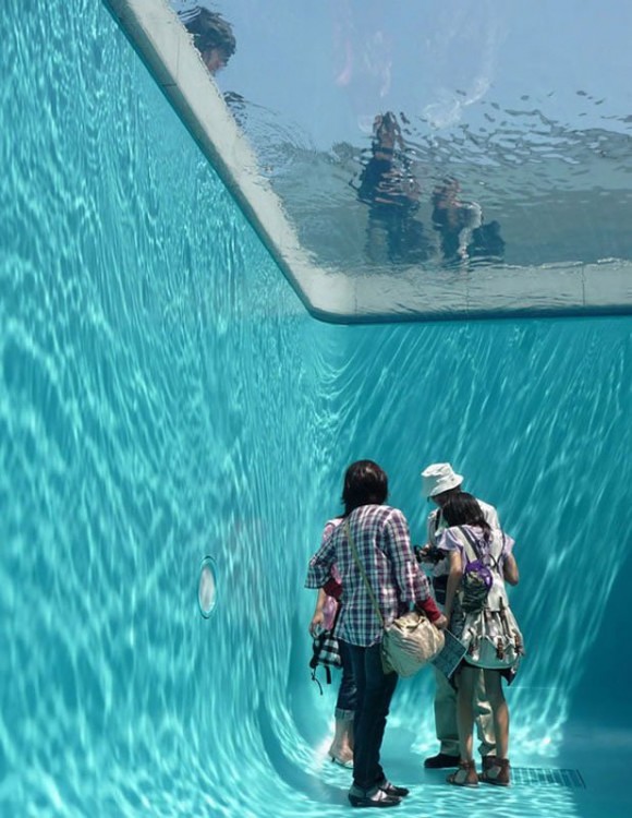 fake-swimming-pool-illusion-leandro-erlich-6