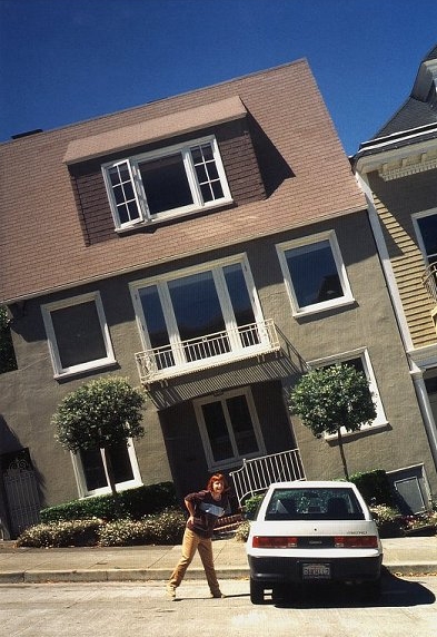 leaning house optical illusion