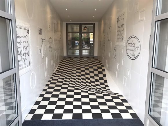 floor optical illusion