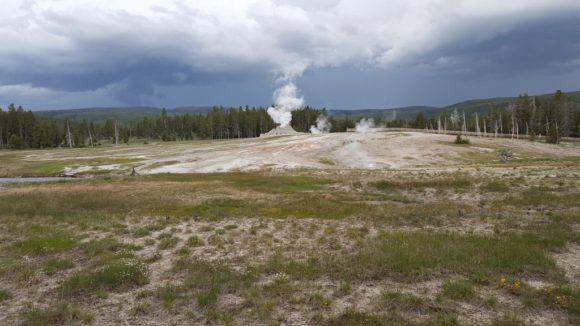 geyser cloud illusion